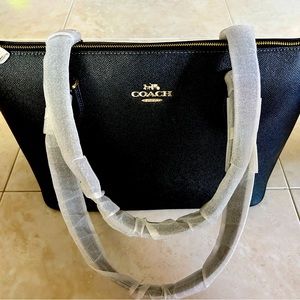 Beautiful Coach black shoulder bag/purse